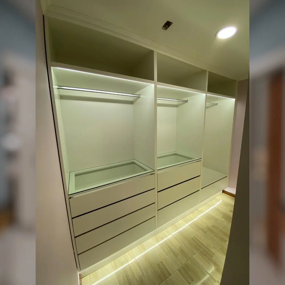 113 muebles comerciales